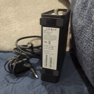 ARRIS (SBG10)-Cable Modem Router Combo Fast DOCSIS 3.0 16 x 4 Gigabit & AC1600